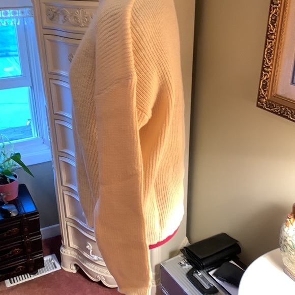 Nora Cora round neck sweater with button detail  NWT 🔴 - Picture 4 of 9